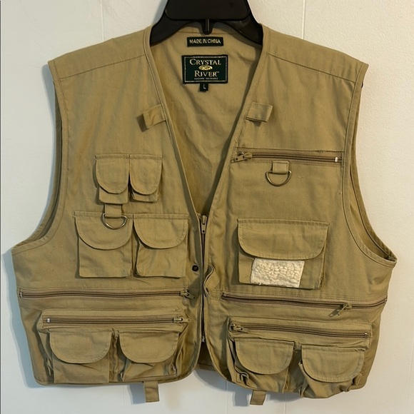 Crystal River Tan Fishing Vest size large. EUC. Outdoor fishing. Fly fishing.E3 - Picture 2 of 8